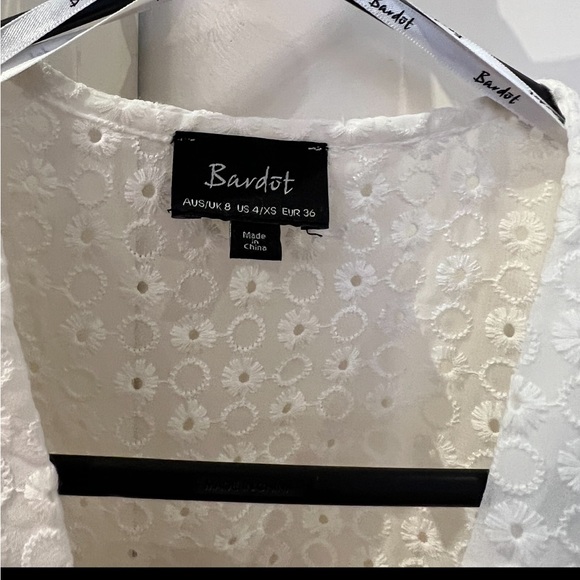 Bardot white beautiful blouse size AU 8 - Picture 3 of 6